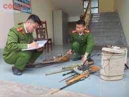 Công an huyện Gia Lộc vận động thu hồi vũ khí, vật liệu nổ và công cụ hỗ trợ